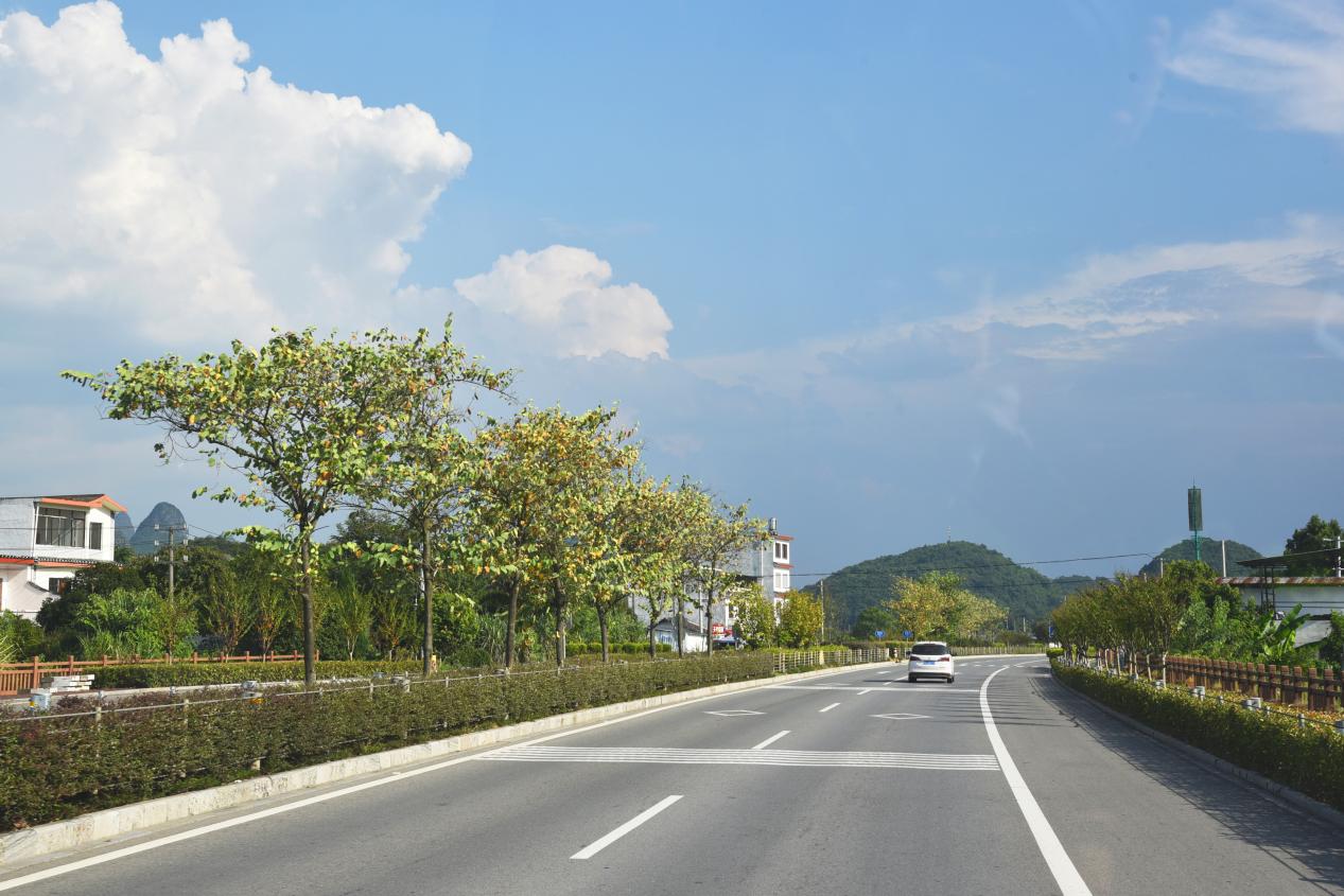 国路321阳朔至白银段扩建工程通过竣工验收2.jpg